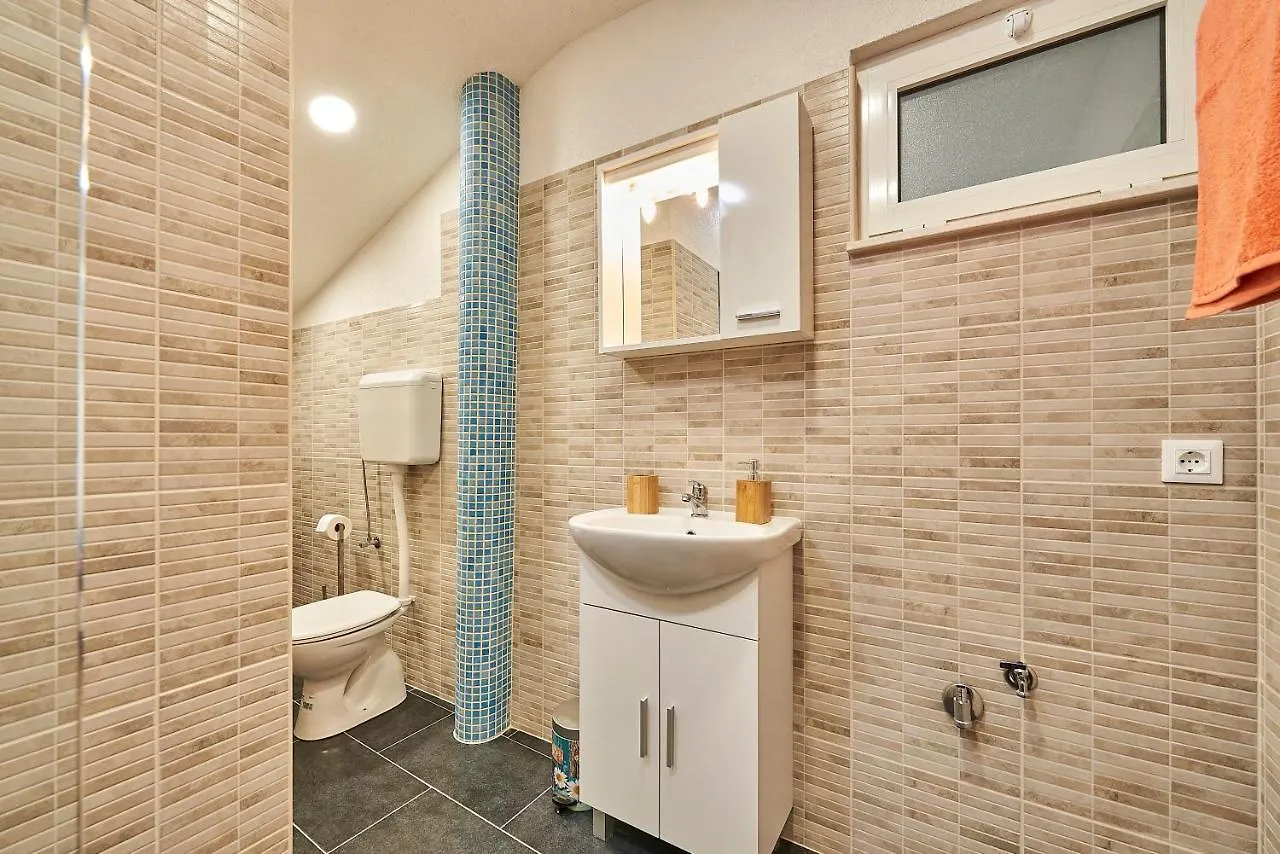 Studio Apartment Bascan Trogir