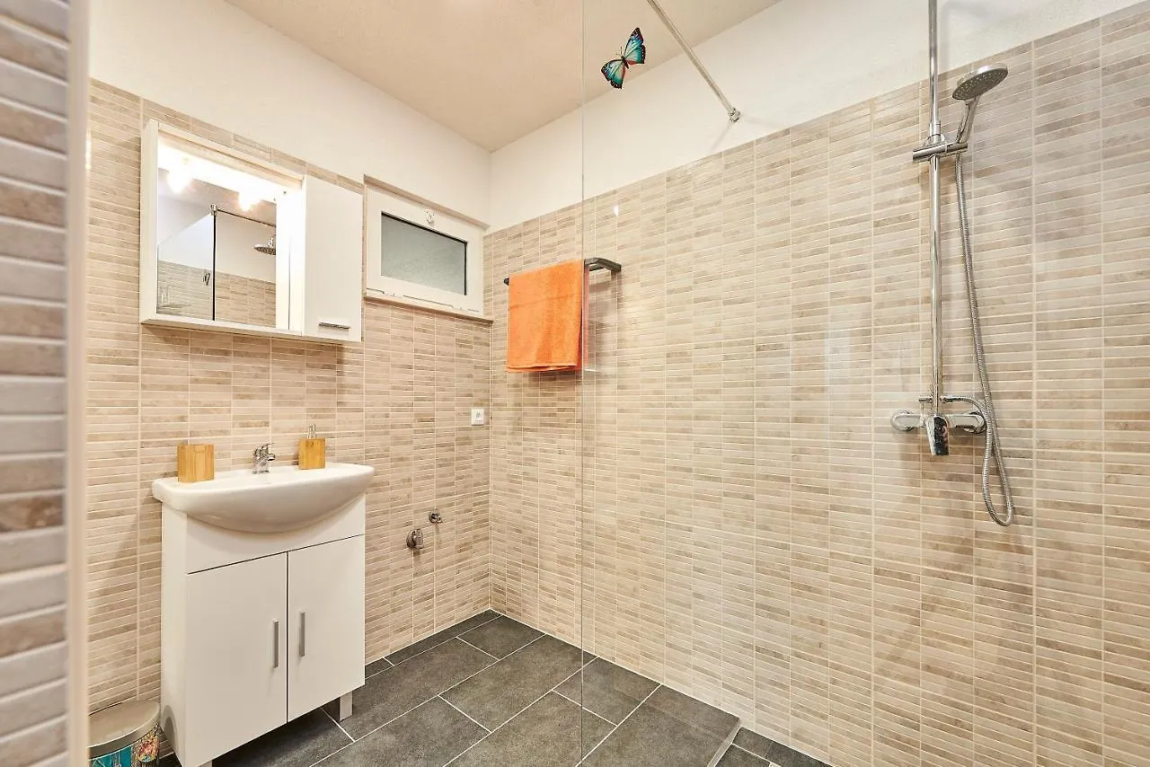 Studio Apartment Bascan Trogir